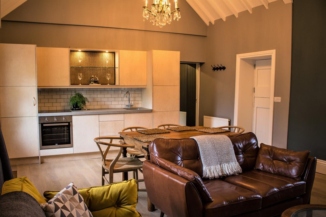 Storytellers Cottage Ballycotteen Buitenkant foto