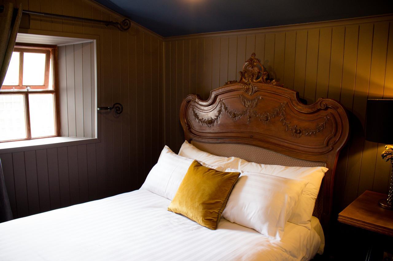 Storytellers Cottage Ballycotteen Buitenkant foto