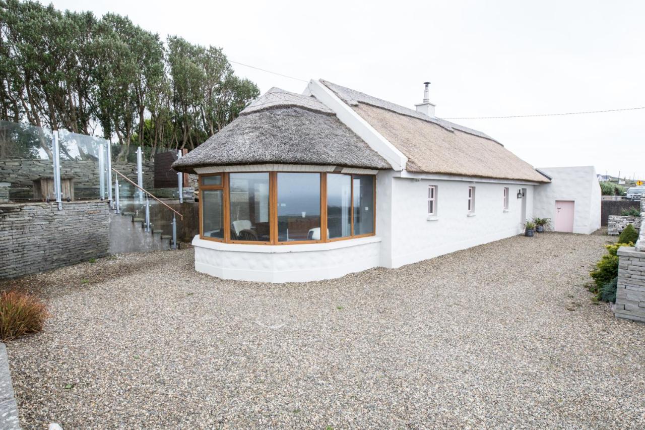 Storytellers Cottage Ballycotteen Buitenkant foto