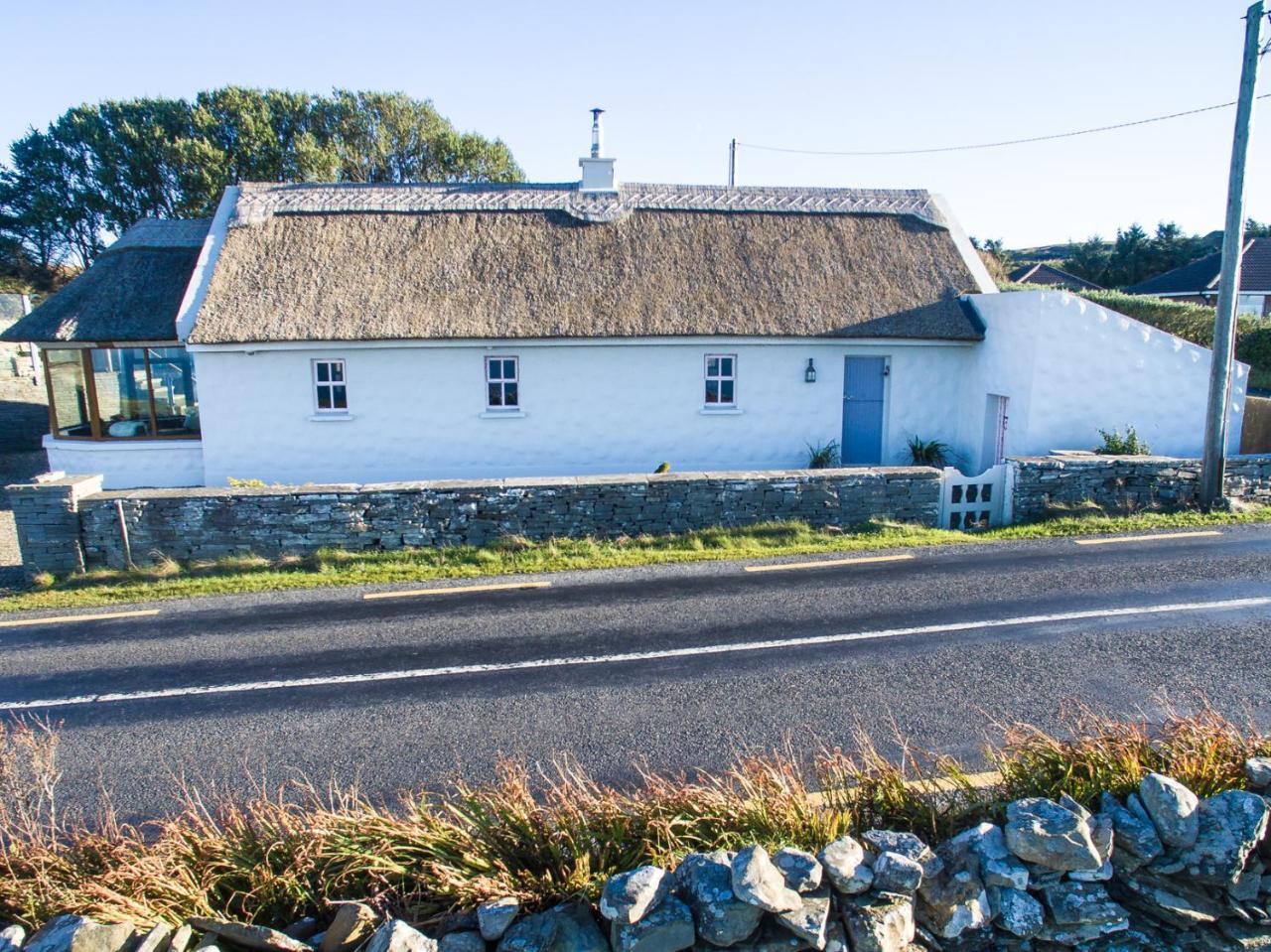 Storytellers Cottage Ballycotteen Buitenkant foto